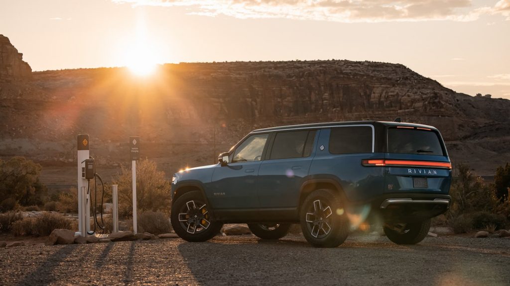 2022-rivian-r1s